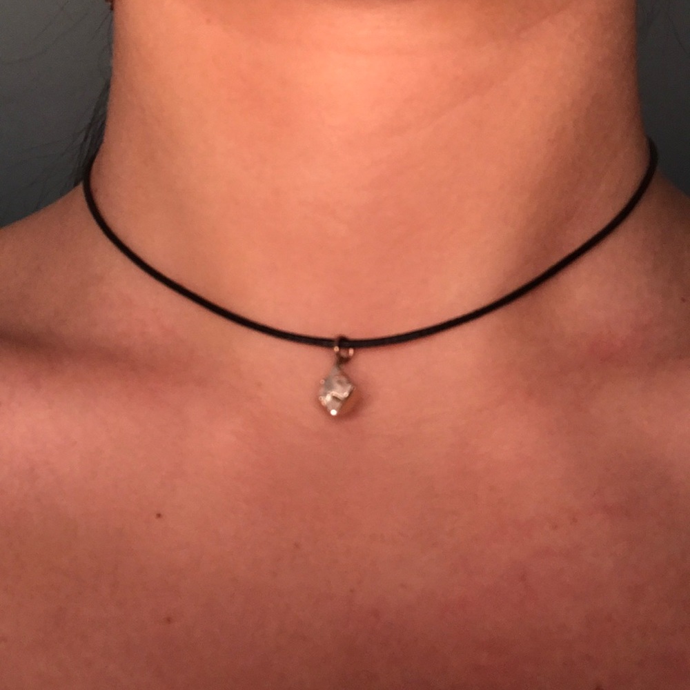 single diamond choker